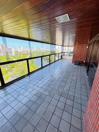Exclusivo apartamento junto ao Parque da Jaqueira!