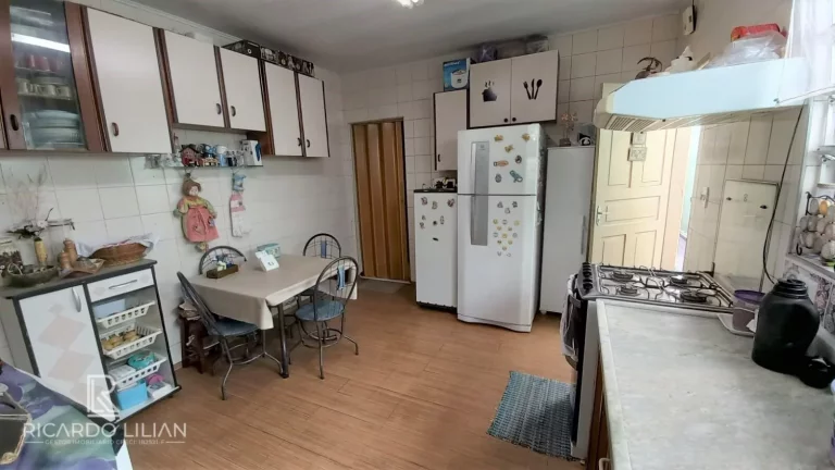 Imagem Maravilhosa casa térrea com dois dormitórios sendo uma suíte e duas vagas cobertas