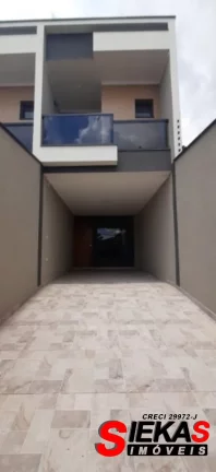 Imagem Impecável residência à venda na Penha de França, São Paulo-SP: 3 quartos, 3 suítes, 1 sala, 4 banheiros, 2 vagas, 121m²!