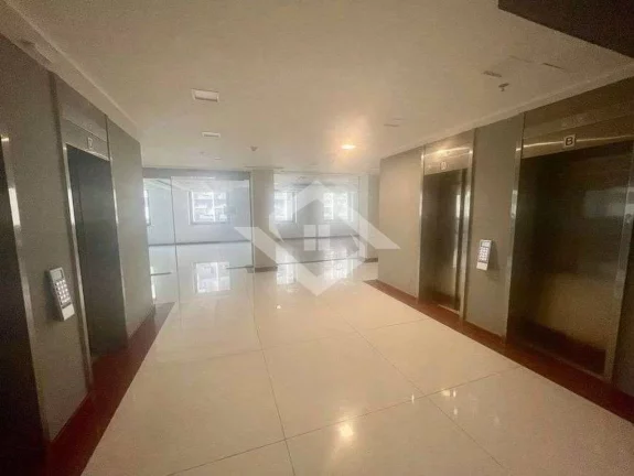 Imagem Andar Corporativo de 581m² para Aluguel Próximo ao Metrô –