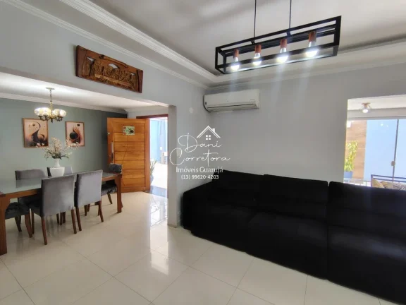 Imagem Imperdível: Casa à venda em Guarujá-SP, Guaiúba! Bem próxima ao Tombo com 3 quartos, 1 suíte, 2 salas, 6 vagas e 300m² de área.