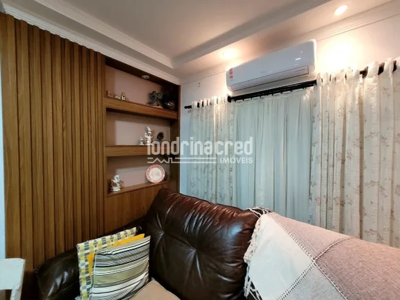 Imagem Casa à venda no Jardim Bandeirantes – 4 quartos (1 suíte), 3 banheiros, edícula, área gourmet e vagas para 3 carros em localização privilegiada de Londrina