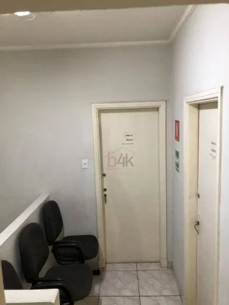 Imagem Sala comercial com 25m² com sacada para locação no Campo Belo.