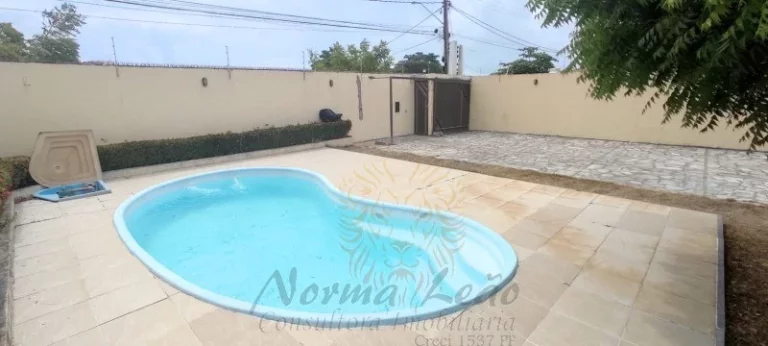 Imagem Casa TÉRREA com Piscina em via Pública à venda na Aruana, Aracaju/SE.