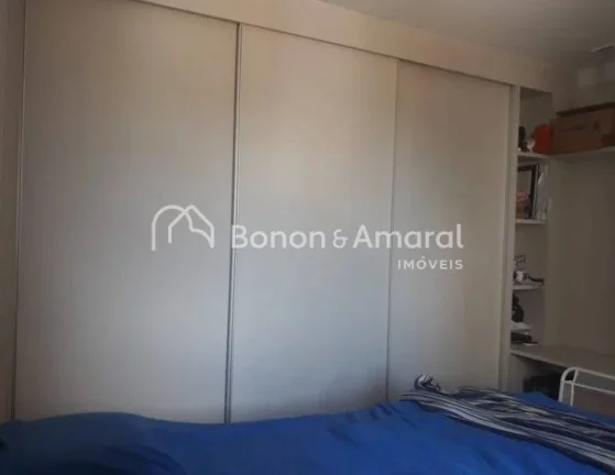 Imagem Apartamento de 57m² completo em armários planejados e com ar condicionado na sala e nos quartos. S...