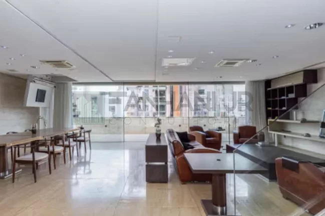 Imagem Cobertura no Jardins: 3 quartos, 1 suíte, 4 salas, 4 banheiros, 3 vagas - São Paulo-SP - 550m²!