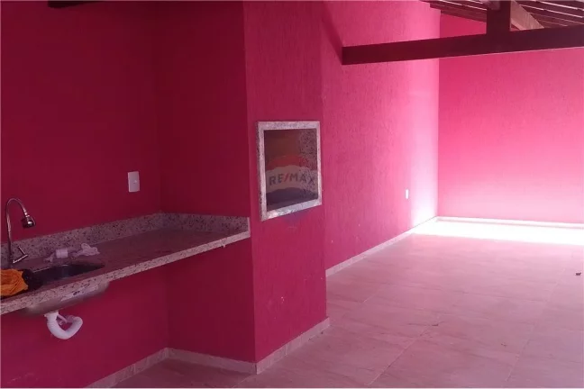 Imagem Excelente Oportunidade: Casa de 3 Quartos em Condomínio com Infraestrutura Completa