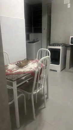 Imagem Apartamento 100 m², 3 Quartos, Reformado, à Venda em Copacabana Posto 2
