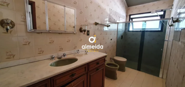 Imagem Casa 4 dormitórios à venda Centro Santa Maria/RS