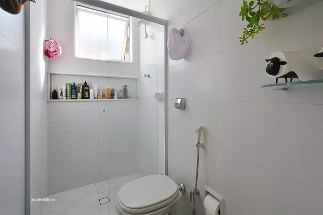 Imagem Localizado no charmoso bairro da Savassi, este apartamento mobiliado oferece uma experiência de mor...