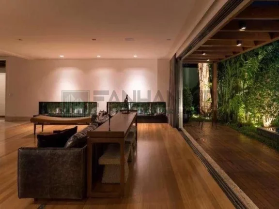 Imagem Vendo Belíssima casa de condomínio no Jd. Europa com 480 m² com 4 suítes e 4 vagas. Imóvel com projeto requintado em exclusivo condomínio de apenas 6
