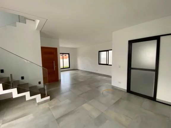 Imagem SOBRADO COM PISCINA, 3 QUARTOS SENDO 1 SUÍTE, BAL MARILUZ