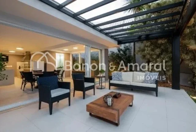 Imagem Excelente casa em Sousas, condomínio seguro e muito bem localizado, projeto assinado por José Eust...