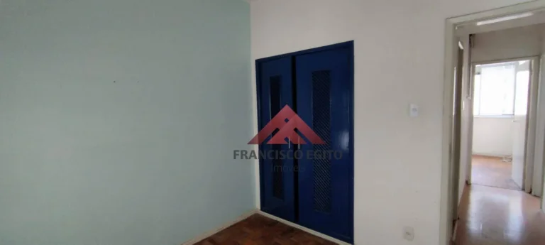 Imagem Apartamento em local previlegiado em icarai,a 40metros da praia,composto de sala 02 quartos,wc social,cozinha,area de serviço,e dependencias completas