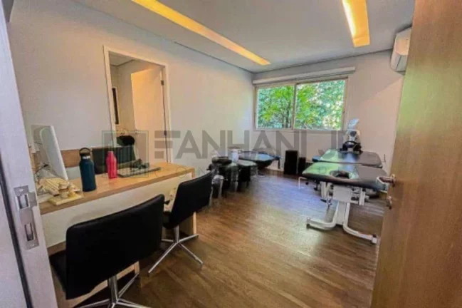 Imagem Casa Comercial à Venda/Locação em São Paulo-SP, Jardim América: 6 salas, 4 banheiros, 4 vagas, 350m²!