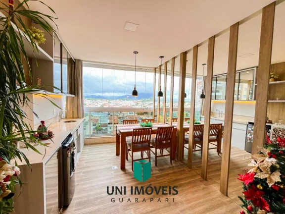 Imagem Apartamento alto padrão na quadra da Praia do Morro, 03 quartos + DCE, 02 vagas de garagem
