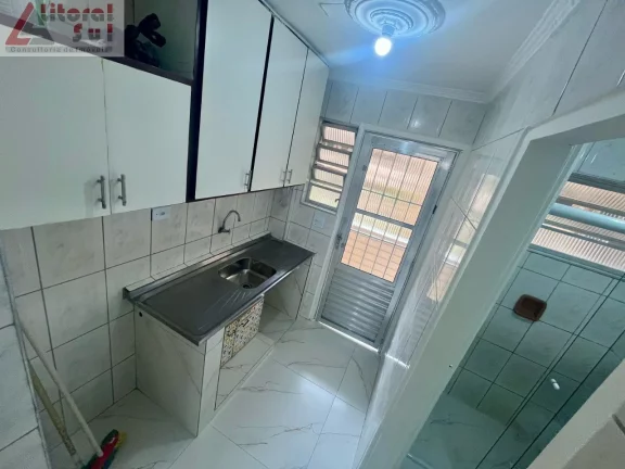 Imagem Kitão à venda em Praia Grande-SP, Boqueirão - 1 quarto, 1 banheiro, 1 vaga de garagem, 33,00 m² de área.