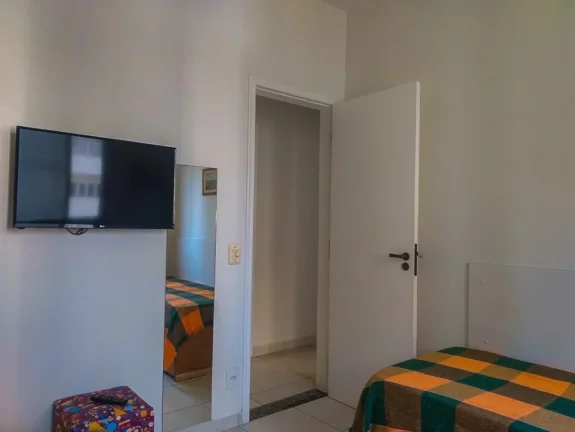 Imagem PITANGUEIRAS- CALÇADÃO , APARTAMENTO TOTALMENTE REFORMADO E DECORADO , GARAGEM NO PRÉDIO.