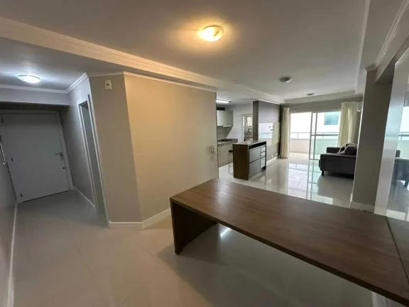 Imagem Apartamento semi-mobiliado com 1 suíte, 2 Demi e 2 vagas de garagem na Praia Brava em Itajaí