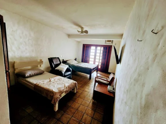 Imagem Casa pé na areia na enseada