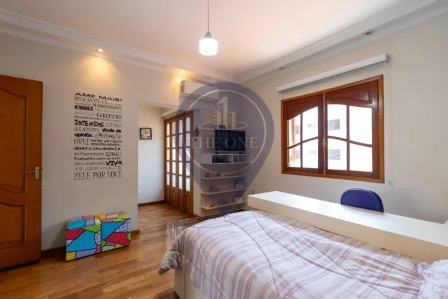 Imagem Casa à venda em São Paulo-SP na Vila Clementino com 3 quartos, 3 suítes, 2 salas, 5 banheiros, 2 vagas, 248 m².