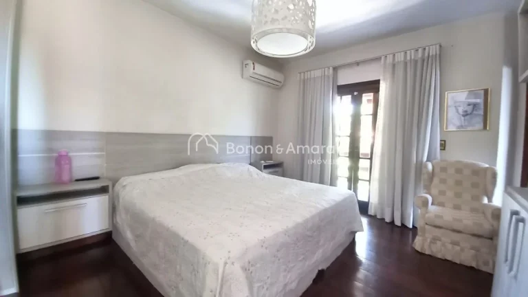 Imagem Linda casa em uma região de muito verde e tranquilidade, bolsão de chácaras perto da entrada de V...
