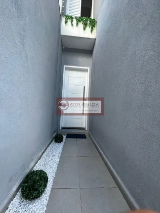 Imagem Vendo sobrado novo com planejados. Lindo sobrado de 143m² no Jardim presidência, Imóvel de 3 Dormitorios com Armários, sendo 2 suítes, Closet, 2 vagas de garagem, Palnejados na cozinha e banheiro, Àres gourmet com churrasqueira, Agente uma visita e se sur