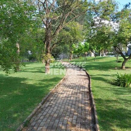 Imagem Imponente residência 402 m² com 5 suítes e complexo de lazer privativo