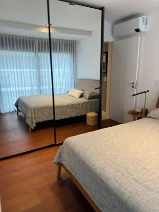 Imagem Apartamento DECORADO com 3 suítes a 300 metros do mar de Jurerê