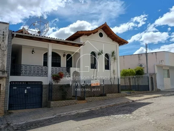 Imagem Casa à Venda com 7 quartos sendo 2 suítes, Centro - Mantena - MG