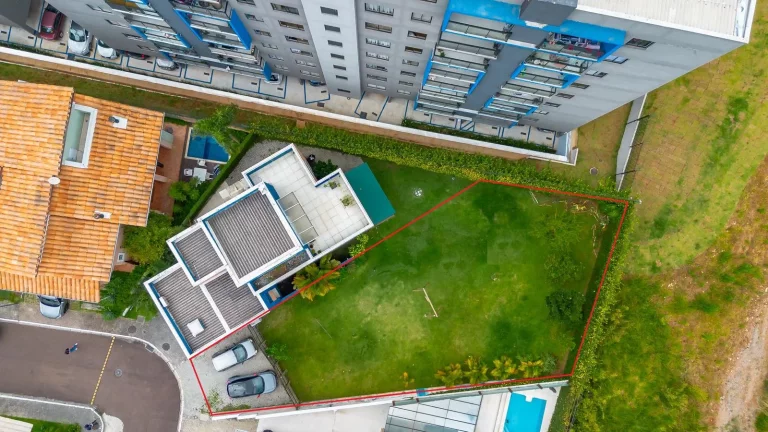 Imagem Terreno em condominio Bairro Campo Comprido