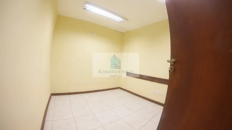 Imagem Sala comercial em condomínio à venda no Centro do Rio de Janeiro-RJ: 13 salas, 4 banheiros, 288m² de área!
