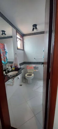 Imagem Casa com 5 dormitórios à venda, 200 m² por R$ 1.400.000,00 - Centro - Arraial do Cabo/RJ
