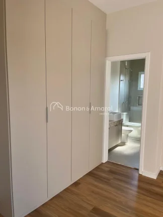 Imagem Apresentamos esta magnífica casa assobradada localizada no exclusivo Condomínio Porto Seguro Villa...