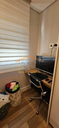 Imagem Apartamento reformado por arquiteto com 57m², sendo, 2 dormitórios, 1 banheiro, sala com varanda i...