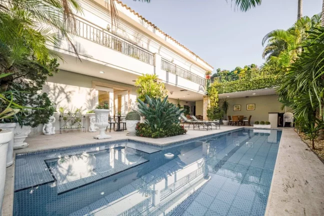 Imagem Casa com 3 Quartos à Venda, 483 m² em Vila Nova Conceição - São Paulo