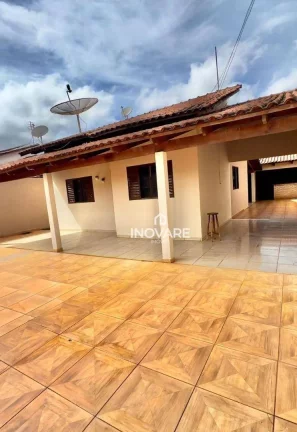 Imagem Casa com 3 dormitórios à venda, 200 m² por R$ 370.000,00 - Jardim Adelaide - Itumbiara/GO