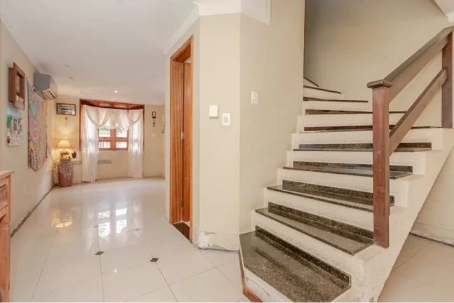 Imagem Casa à venda no bairro Jardim Itu - Porto Alegre/RS