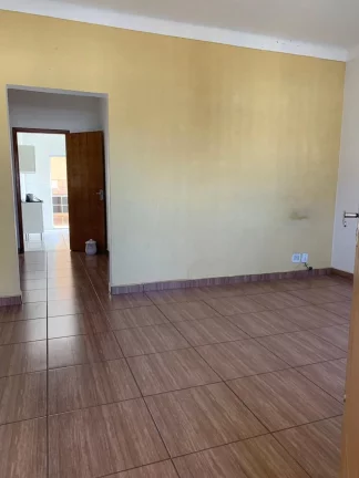 Imagem Imperdível! Casa à venda em Franca-SP, bairro Cidade Nova, com 2 quartos, 2 salas, 1 banheiro, 4 vagas de garagem, 170m². Venha conferir!