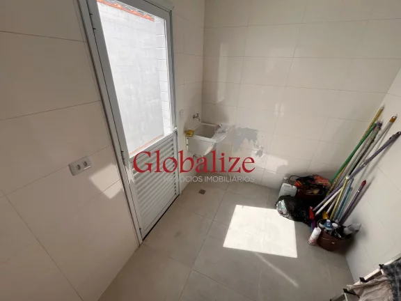 Imagem Casa sobreposta 3 dormitórios baixa com piscina no bairro do Embaré em Santos por R$1.390.000