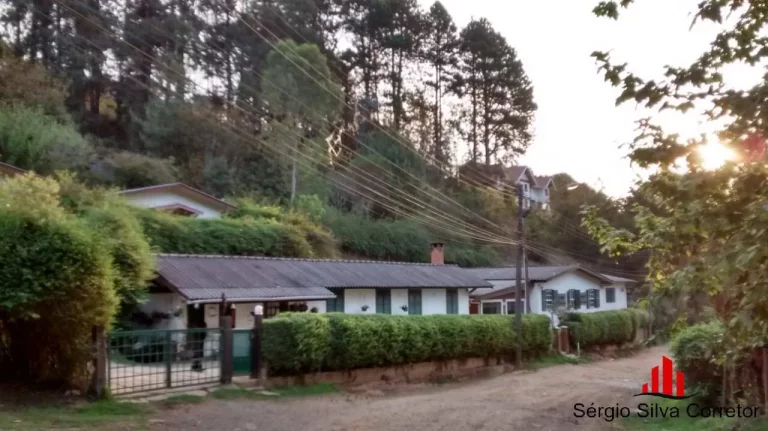 Imagem Linda Pousada a Venda na Vila Floresta Negra em Campos do Jordão/SP.