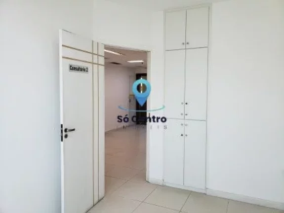 Imagem Excelente sala para locação , composta por recepção, dois banheiros, copa, 2 consultórios e uma...