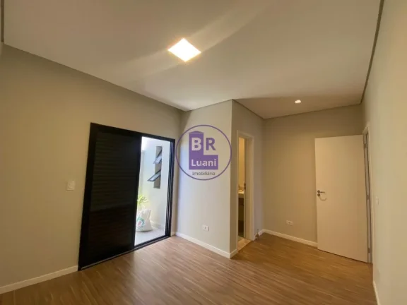 Imagem Linda casa térrea em condomínio fechado.