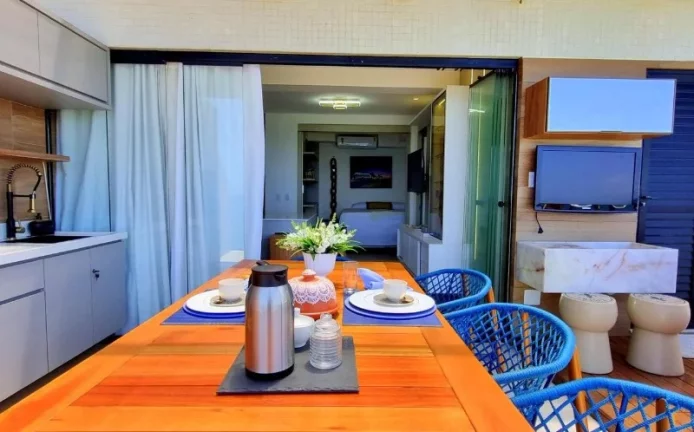 Imagem A 5ª Avenida Imóveis selecionou este charmoso apartamento revertido para 2/4 c/ Terraço, jacuzzi vista deslumbrante para o mar da Barra e do Carnaval: