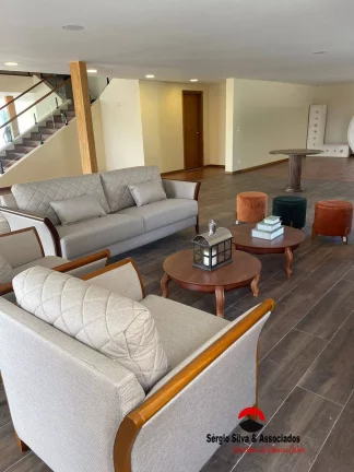 Imagem Casa Espetacular Para Venda em Condomínio Alto Padrão em Campos do Jordão.