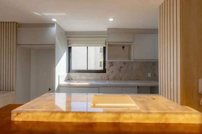 Imagem Apartamento com 2 dormitórios sendo 1 suíte e 1 vaga de garagem - Praia Brava - Itajaí