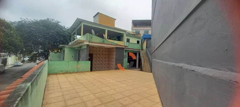 Imagem Casa com 3 dormitórios à venda, 240 m² por R$ 550.000,00 - Califórnia - Nova Iguaçu/RJ