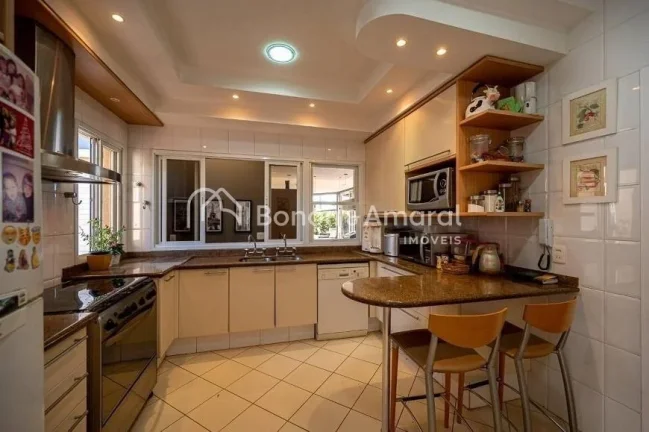 Imagem Linda e espaÃ§osa casa, com 4 quartos, sendo 4 suÃ­tes, 8 banheiros, quarto nas dependÃªncias, 1 suÃ...