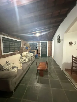 Imagem Chácara à venda em Jaguariúna, Núcleo Urbano Bom Jardim, com 2 quartos, 120m2