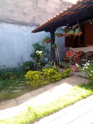Imagem Excelente casa à venda em Contagem, localizada no bairro Parque Turistas. Possui 180m² de área to...